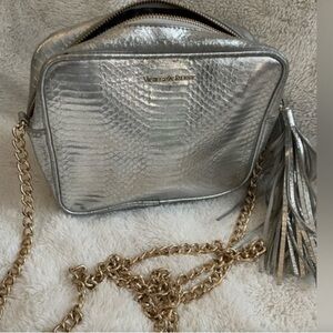 Victoria’s Secret fashion, silver metallic Crossbody bag purse ❤️​​